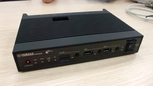 ASCII.jp：ひかりの時代に帰還！ヤマハのSOHOルーター「NVR500」