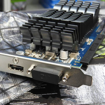 ASUS GT1030 2GB ファンレス 静音 ロープロファイル金具付 美品 ASUS