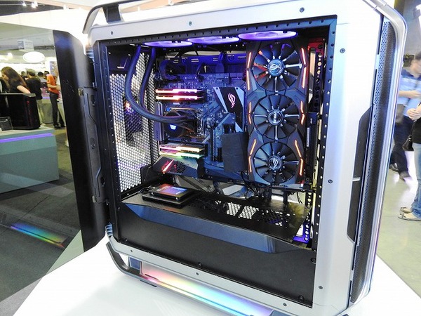 ASCII.jp：Cooler MasterのフラグシップPCケース「COSMOS C700M」が