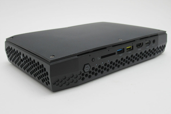 ASCII.jp：“Kaby Lake-G”搭載NUC「Hades Canyon」は超小型VRマシンだ