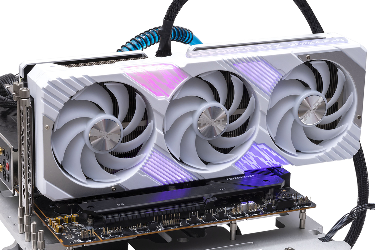 グラフィックボード・グラボ・ビデオカード PALIT GAMINGPRO White RTX