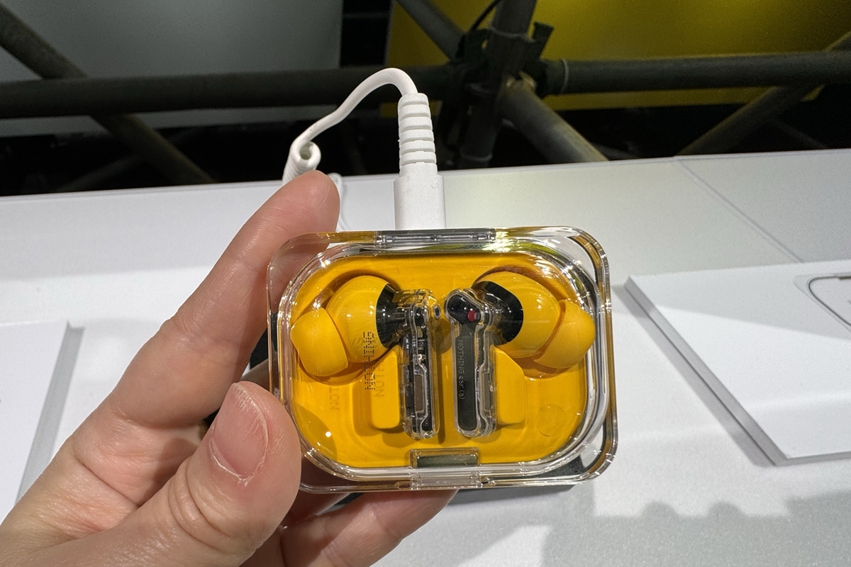 ASCII.jp：Nothingがワイヤレスイヤホン「Nothing Ear」と新製品