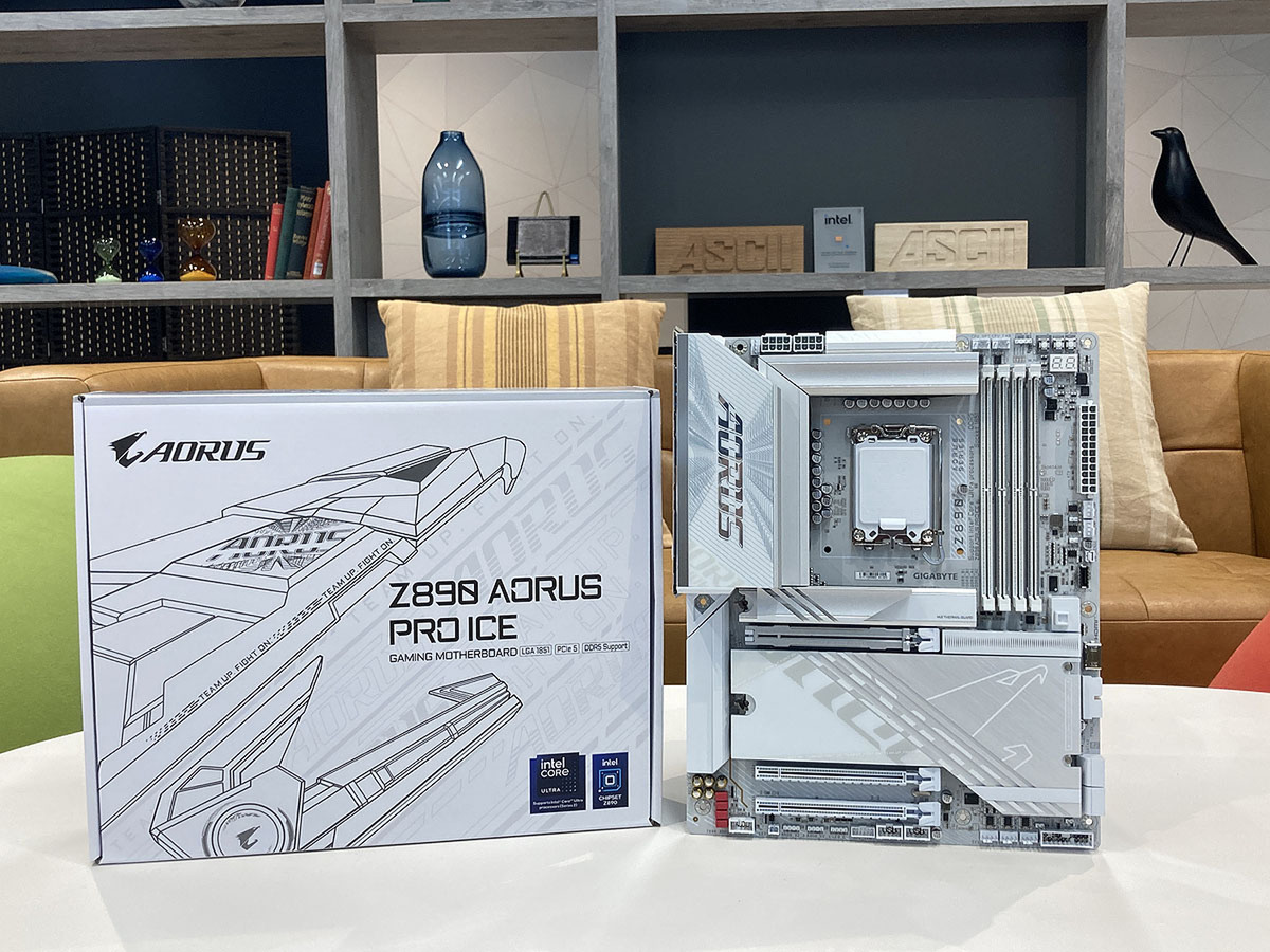 ASCII.jp：白すぎて美しいGIGABYTEのZ890マザーボードはメモリーも