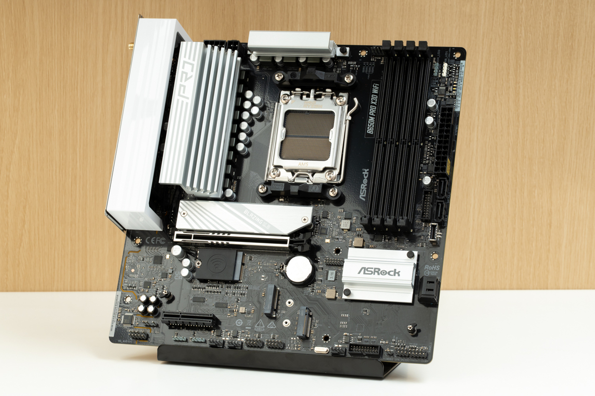 X3Dシリーズに最適化されたASRock「B650M Pro X3D WiFi」が良い