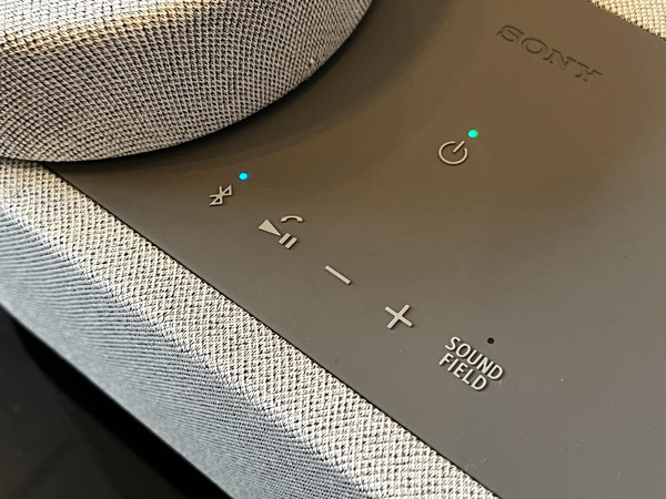 ASCII.jp：ソニーの新発想、持ち運べるサラウンドスピーカー「HT-AX7