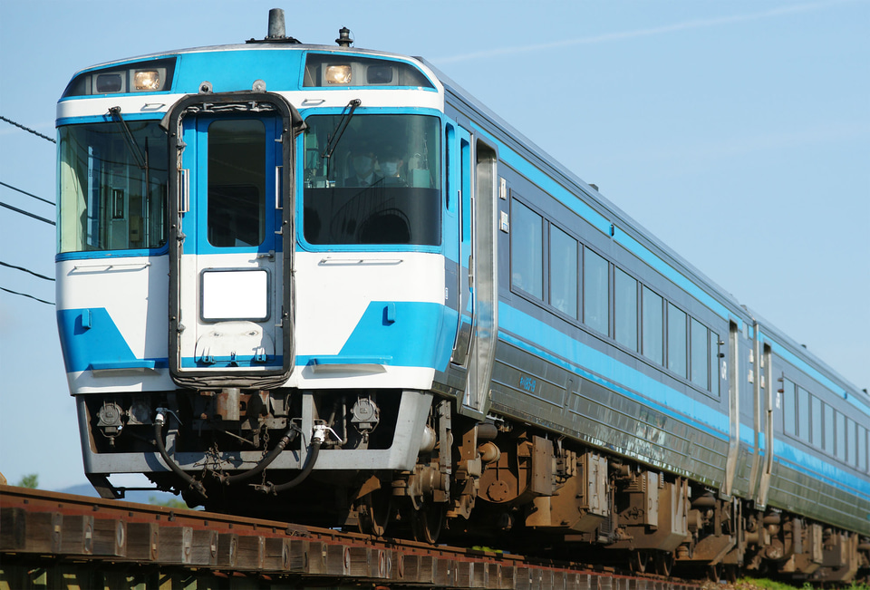 JB本四高速とJR四国、瀬戸大橋35周年を記念したスペシャルツアー。普段