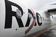 琉球エアーコミューターのボンバルディア Q300型機が慶良間～久米島