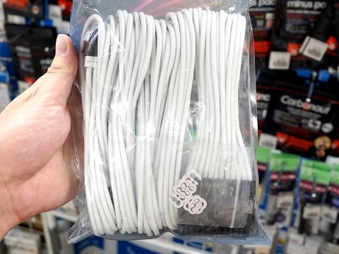CableModの白い電源延長ケーブルセット、スリーブ装飾済み - AKIBA PC