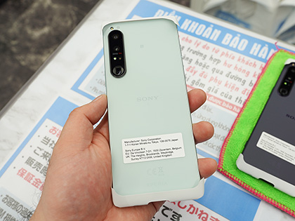 ソニー「Xperia 1 IV」の海外版が店頭入荷、価格は187,800円から
