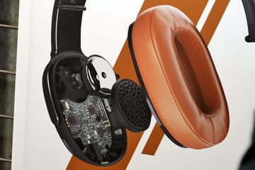 さらに震えるSkullcandyヘッドフォン「Crusher 360」。探せるNC
