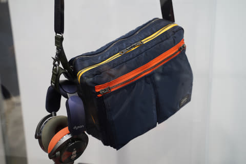 ダイソン×PORTER、ヘッドフォンとショルダーバッグがセットの限定