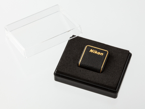 ニコン、高級ホットシューカバーに新モデル - デジカメ Watch Watch
