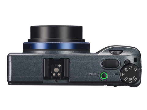 RICOH GR IIIxの限定モデルが初登場。全世界2,000台・本日予約開始