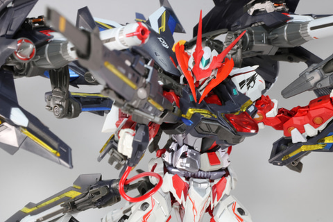 開封未使用】メタルビルド ガンダムアストレイ レッドドラゴニクス