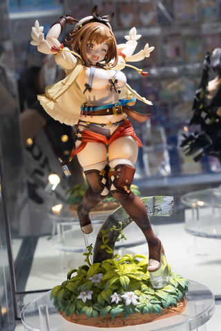 ライザ 1/6 あみあみ×AMAKUNI ライザ(ライザリン・シュタウト) 1/6