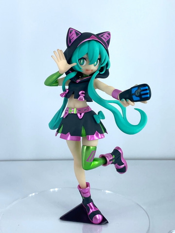 ステージ衣装の初音ミクも！ セガ、「JAEPO2023」にて新作プライズ