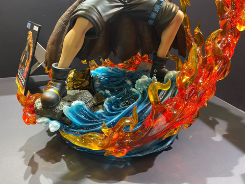 ワンピース」より、「ポートガス・D・エース」の全高約55cmスタチュー