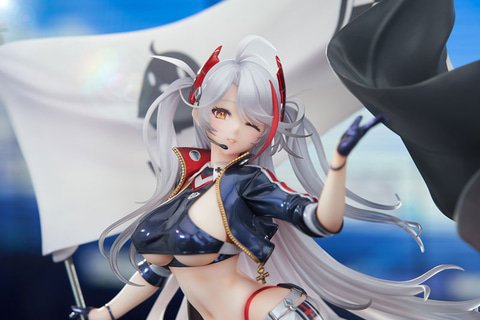 セクシーなレースクイーン姿で登場。「アズールレーン プリンツ