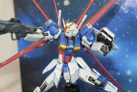 特別企画】【魂ネイションズ撮り下ろし】金色に輝く機体！ 「METAL