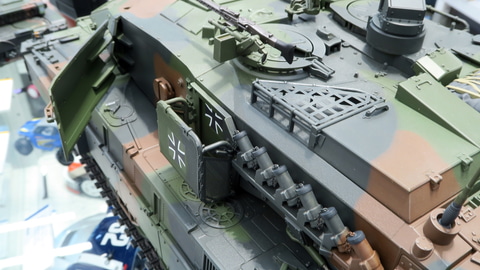 特別企画】「1/16RC ドイツ連邦軍主力戦車 レオパルト2 A7V フル