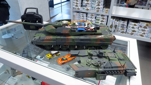 特別企画】「1/16RC ドイツ連邦軍主力戦車 レオパルト2 A7V フル