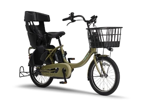 子供の足元を包み込むまゆ型チャイルドシート付きの電動アシスト自転車