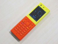 ウィルコム、防水＆Bluetooth対応の「HONEY BEE 5」発売 - ケータイ Watch