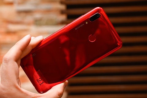 HUAWEI nova lite 3」、AIで高性能化した普及価格帯スマホ - ケータイ