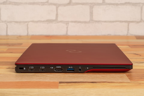 驚異の700g台を実現した13.3型ノート「Fujitsu LIFEBOOK U9312/J