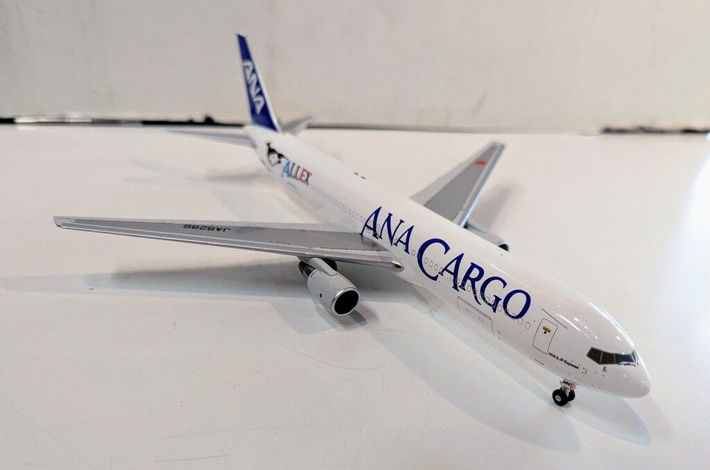 全日空商事 1/200 ANA ボーイング B767-300BCF JA8286 全日空商事 1