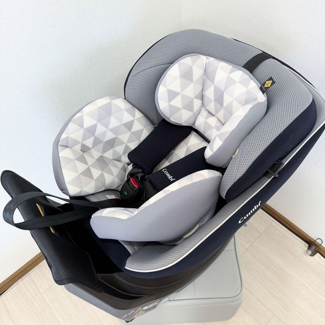 美品】コンビ回転式 チャイルドシート クルムーヴスマートJN-570