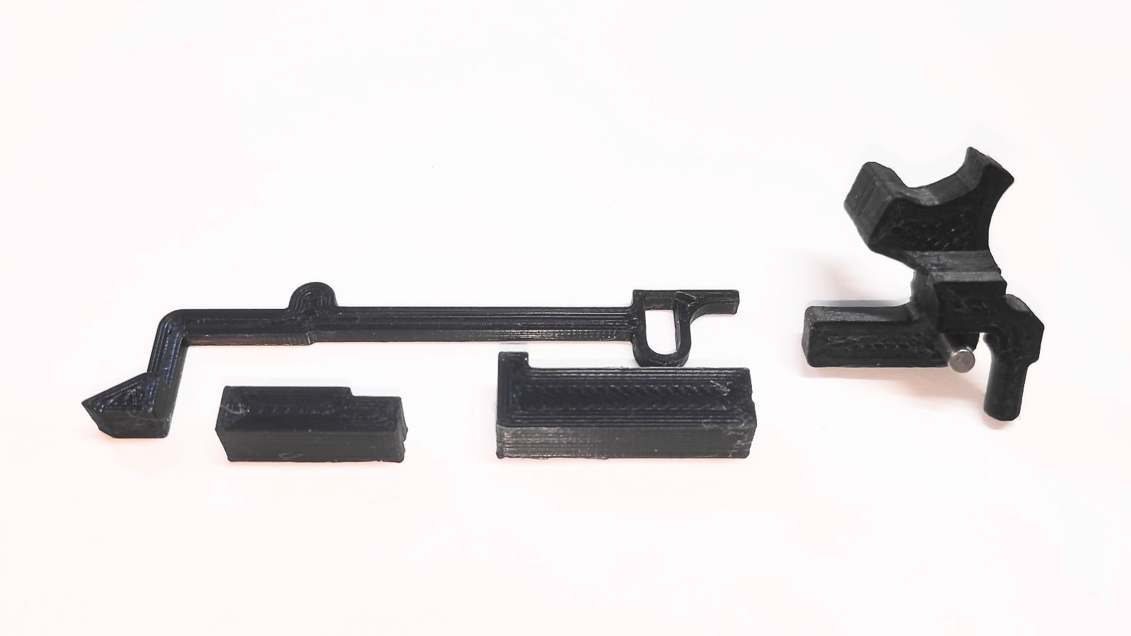 旧型につき23%OFF]10禁電子トリガー IZANAMI 10歳以上用エアソフトガン