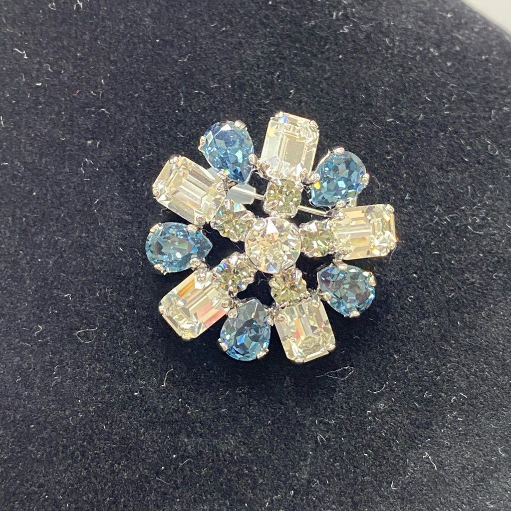 希少美品 FOXEY フォクシー クリスタルブローチ 雪結晶 シルバー 結婚