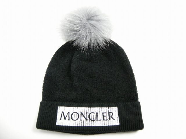 MONCLER ブラックニット帽 ポンポン付き MONCLER モンクレール