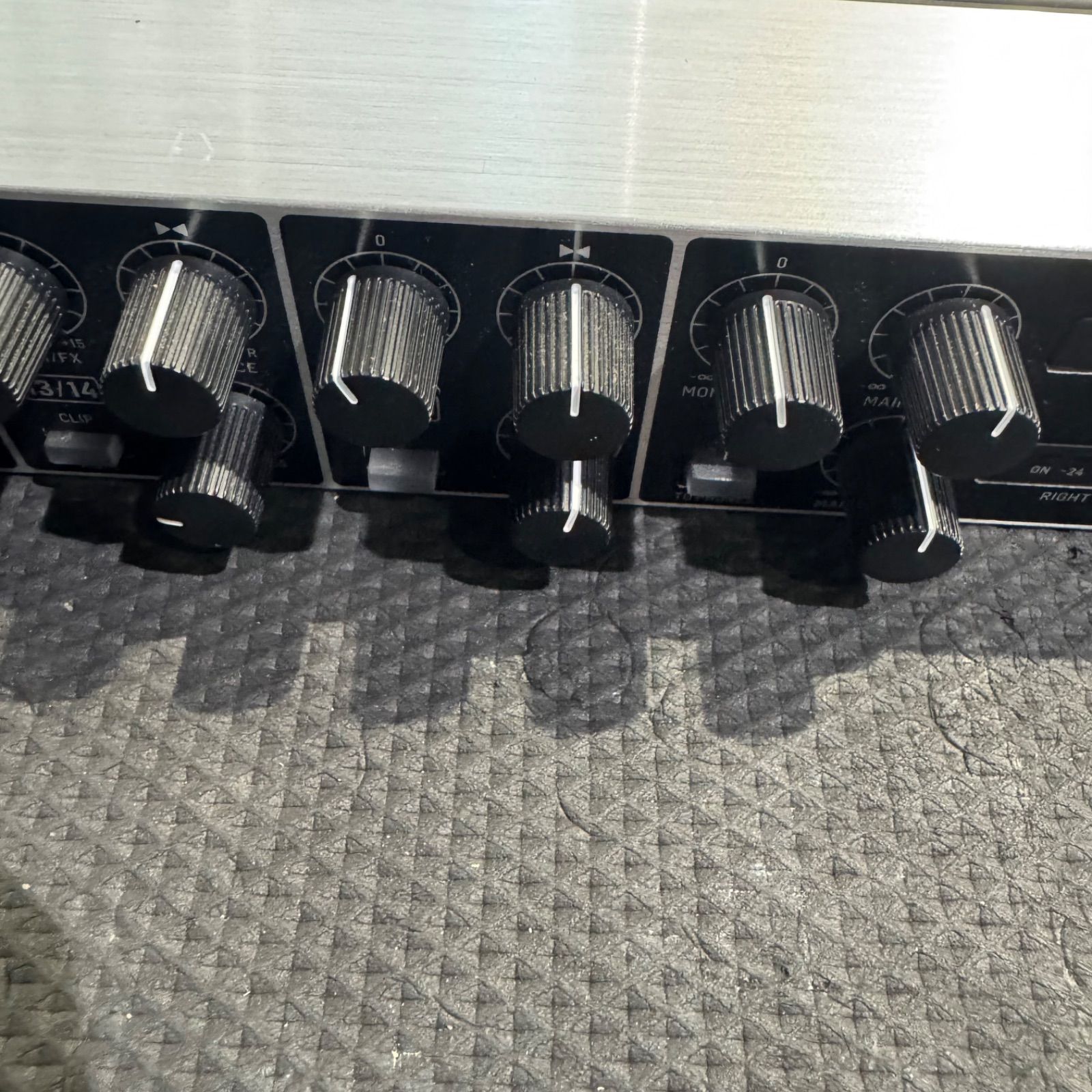 Behringer RX1602 EURORACK 節約 PRO ラインミキサー BEHRINGER