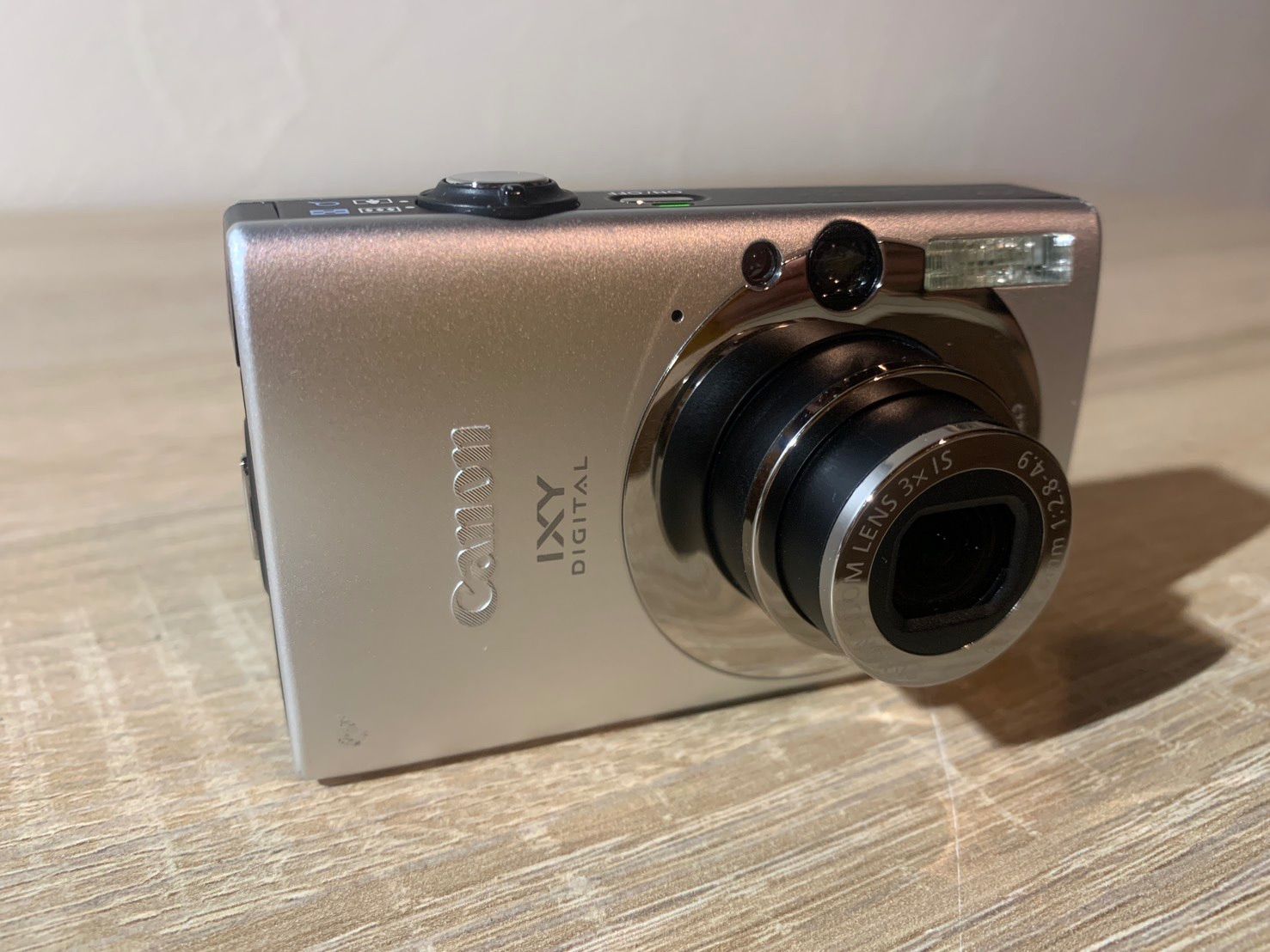 Canon IXY DIGITAL 20 IS シルバー 動作品 Amazon.co.jp: Canon