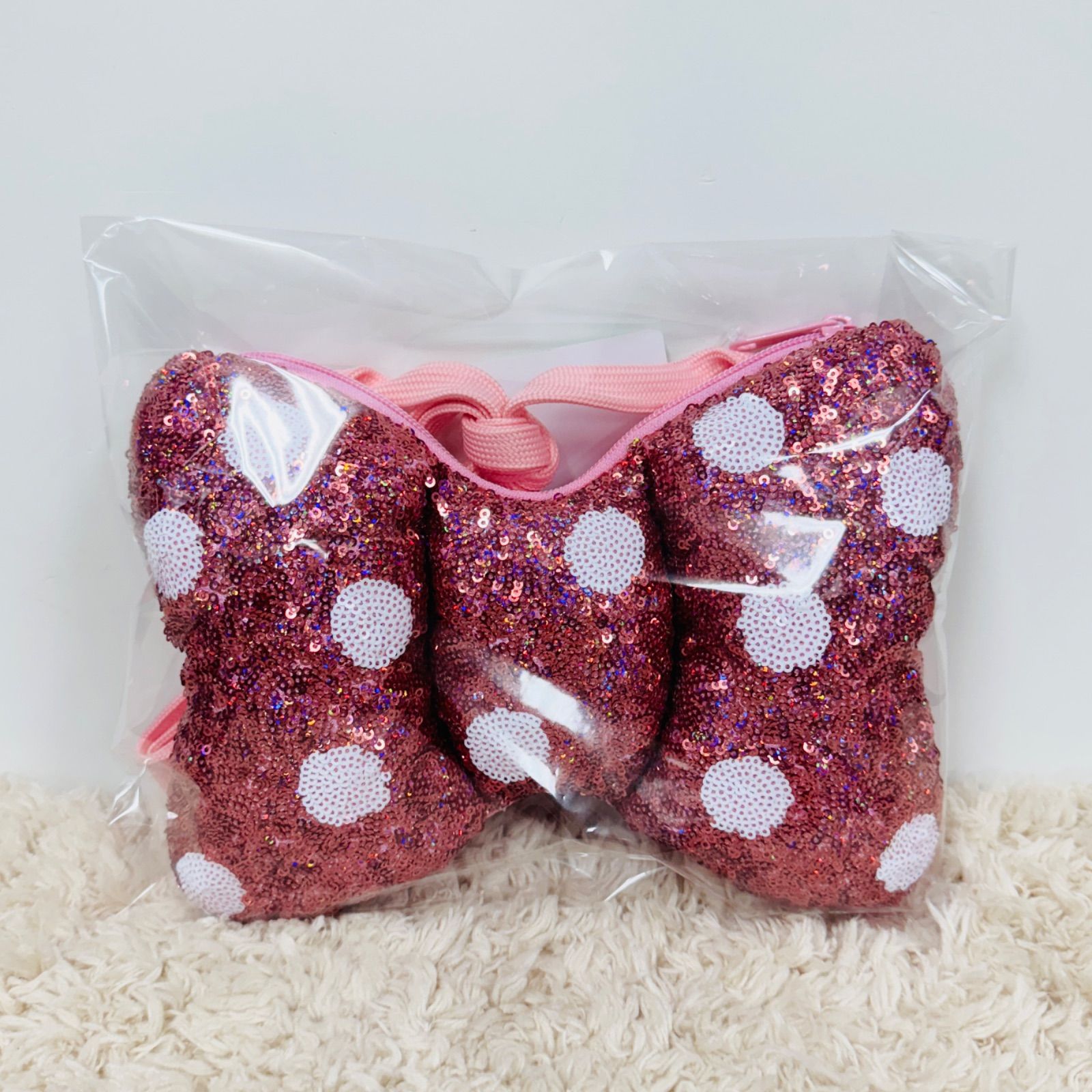 新品 ディズニー ミニー リボン スパンコール ショルダー ポシェット