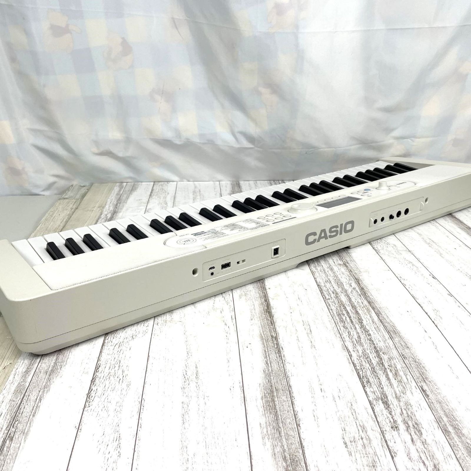 CASIO カシオ LK-520 ファッション 光ナビキーボード 61鍵盤 2021年製