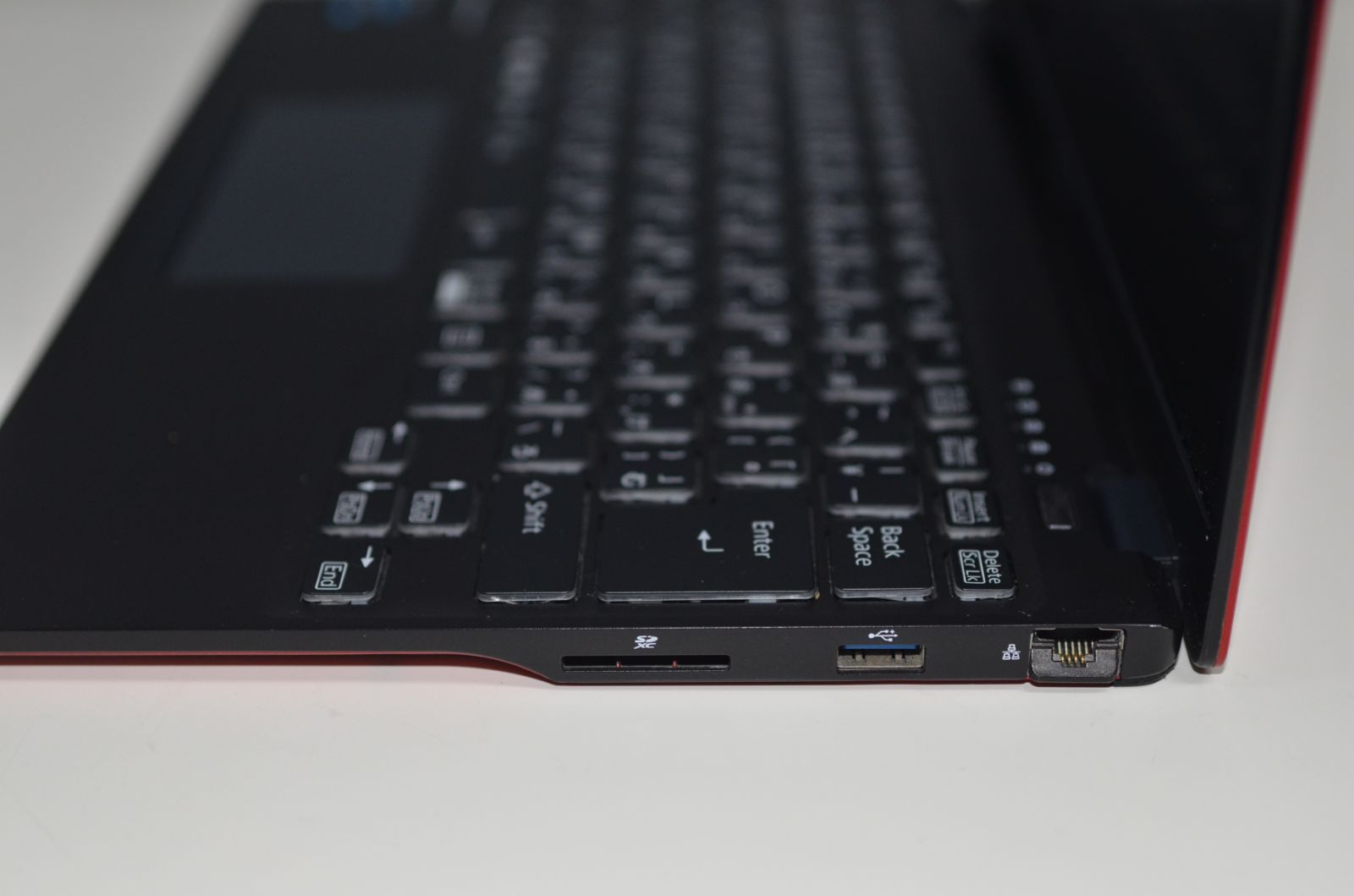 13.3型軽量 UH08/E3 Core i5 メモリ8GB SSD256GB② LIFEBOOK 13 3型