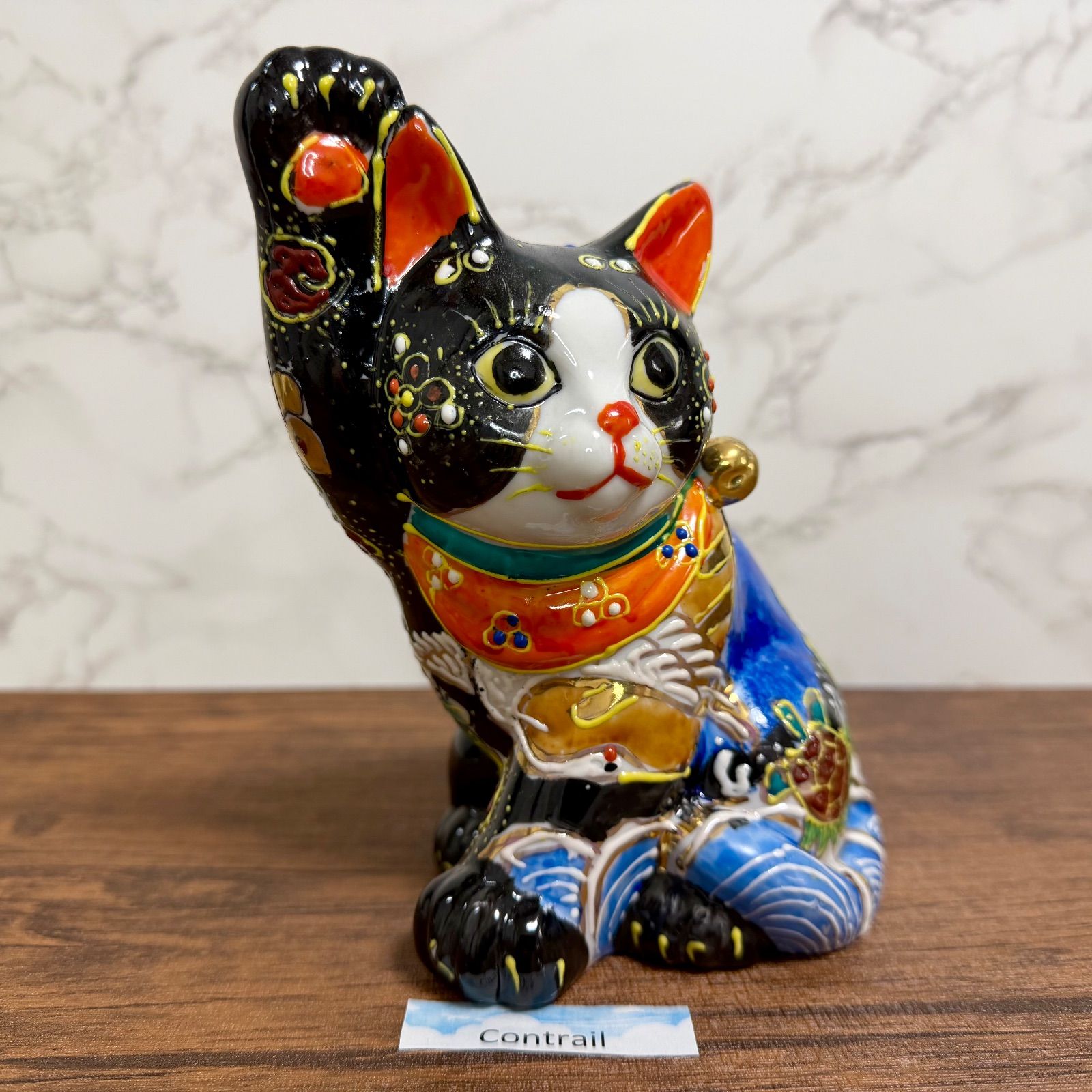 九谷焼】横座り 招き猫 黒盛 富士山 鶴亀 花と蝶 5.5号 良い 縁起物