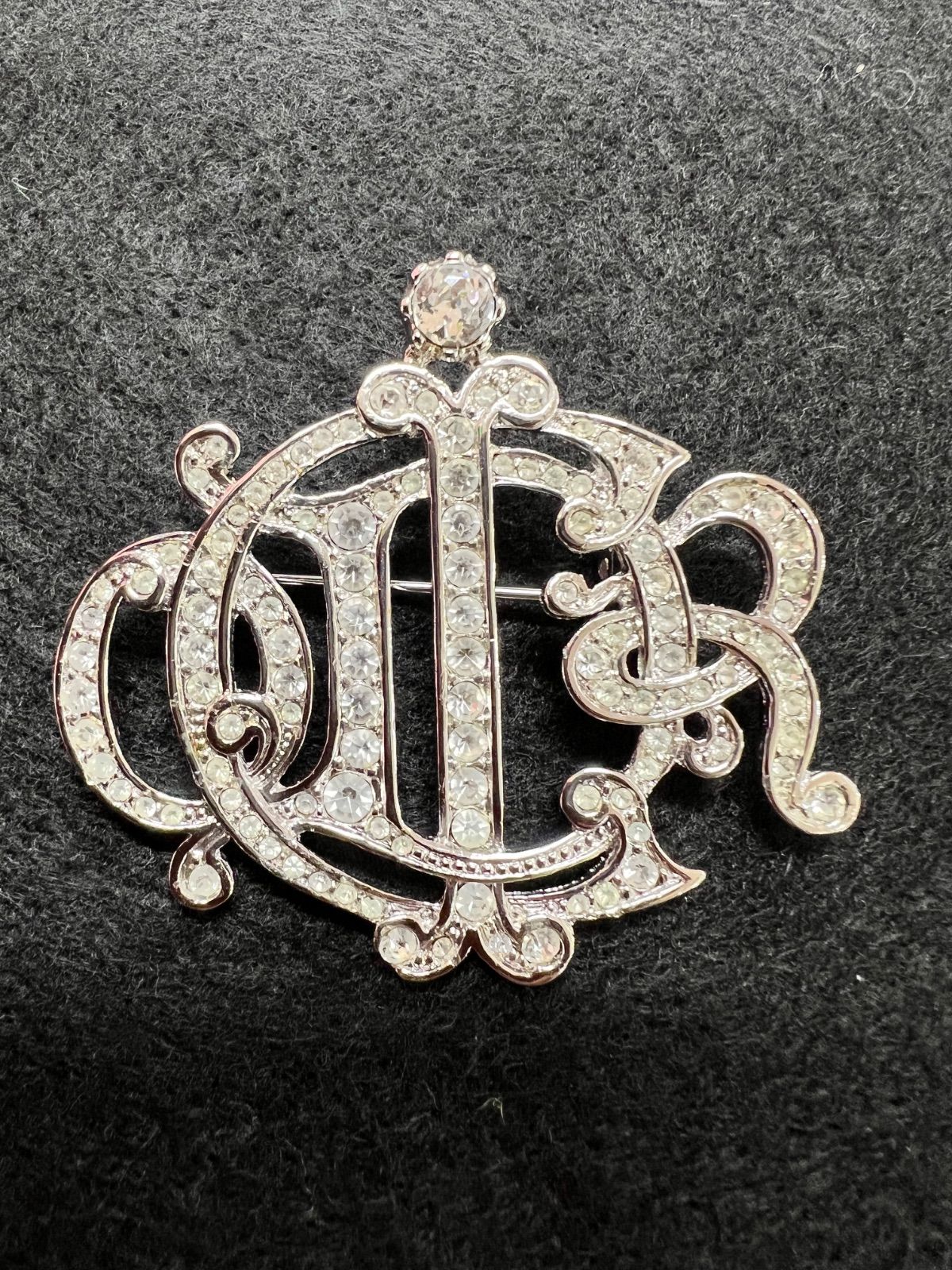 クリスチャンディオール Christian Dior ロゴ ラインストーン ブローチ