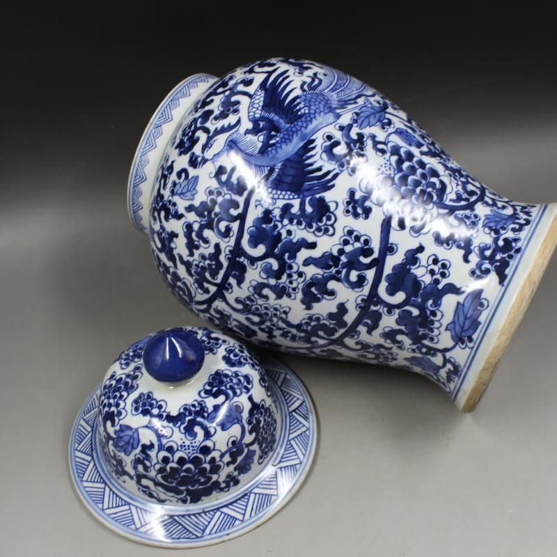 清康熙青釉粉彩タンカ紋梅瓶 陶磁器 景徳鎮 装飾品 現代工芸品 美術品