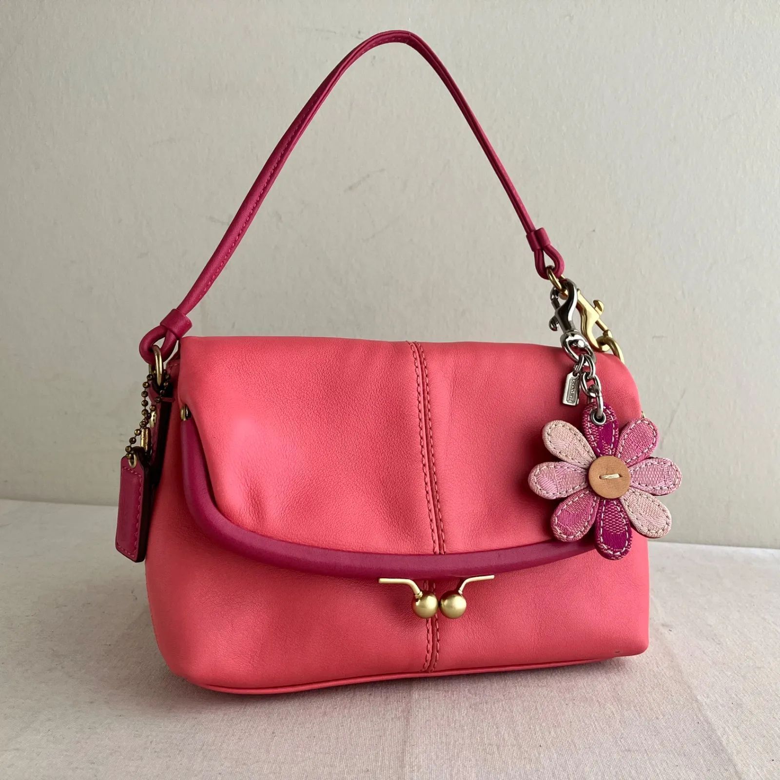 ヒ*ロ様 【匿名配送】乃木坂46 ショルダータオル 明治神宮スタジアム10