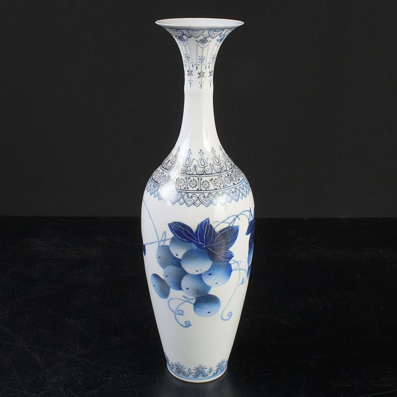送料無料1950～60年代景徳鎮製薄胎花瓶中国名磁高20.8cm 共箱完品
