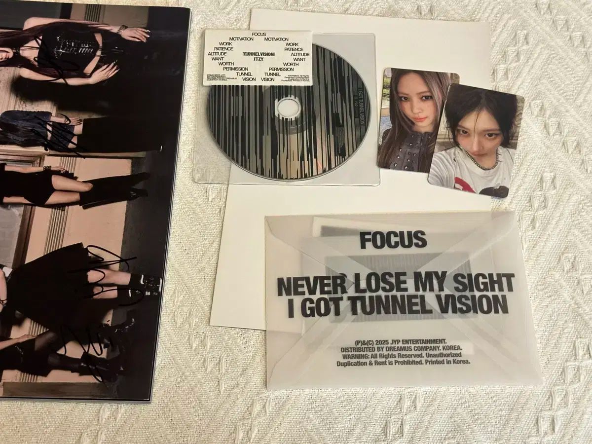 itzy リア tunnel vision 直筆サイン入りチェキ ポラロイド itzy