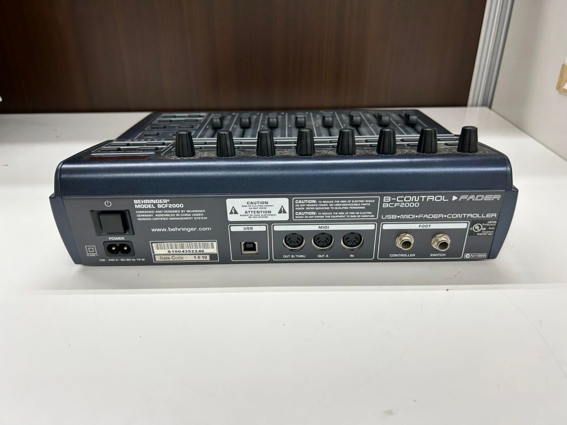 BEHRINGER ミキサー BCF2000 BEHRINGER ベリンガー BCF2000 ミキサー