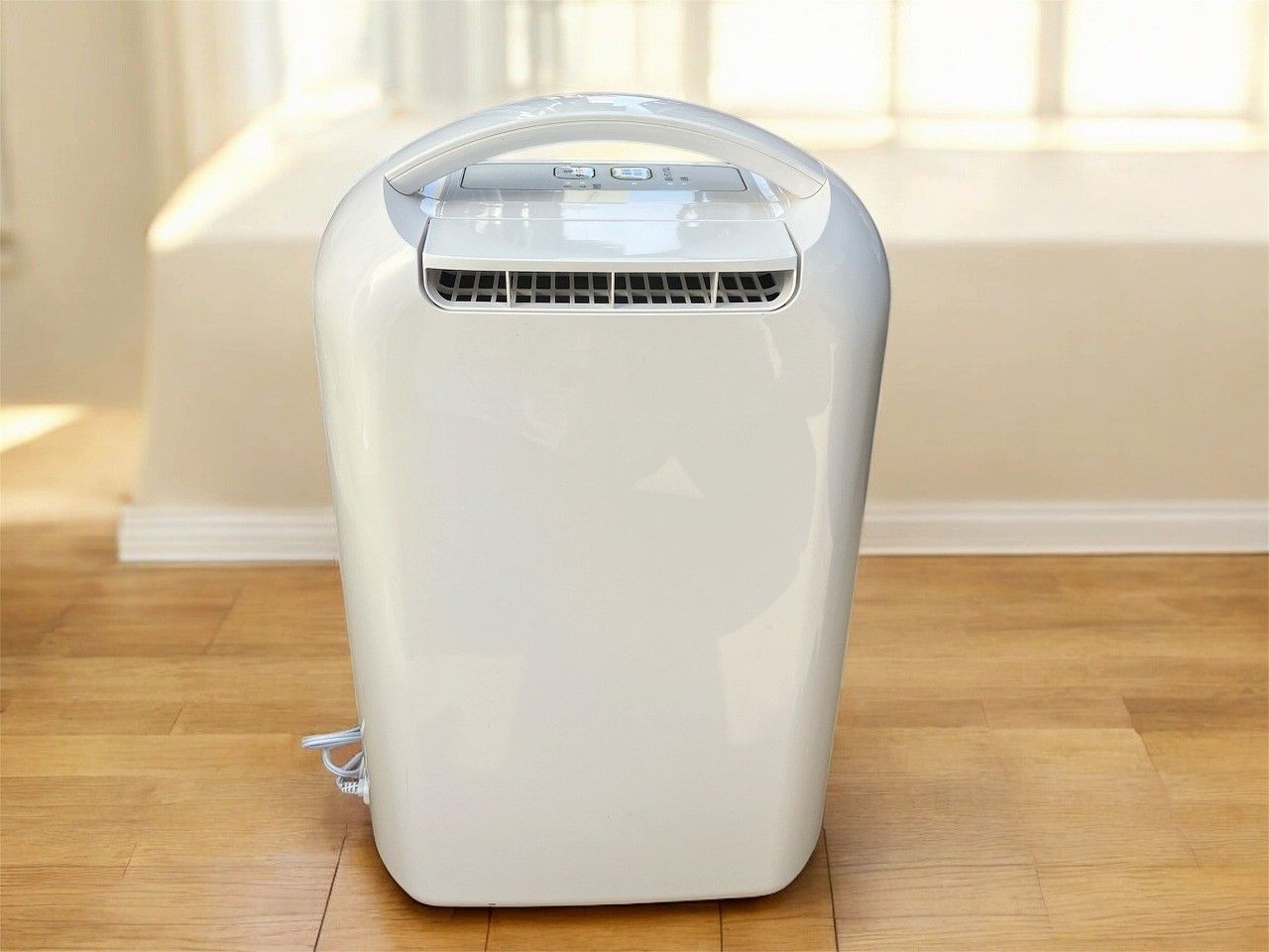 箱、説明書付き衣類乾燥除湿機 アイリスオーヤマ KIJD-H20 シルバー