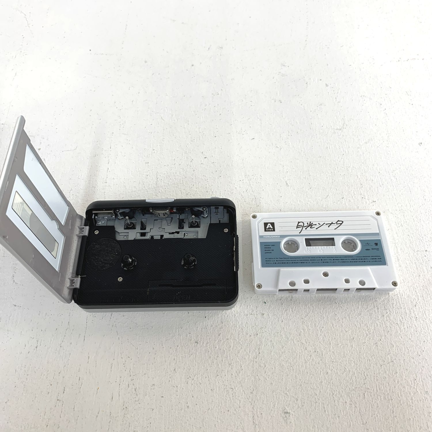 ☆加古川物流】【品】ヨルシカ 盗作 初回限定盤 配送 カセット