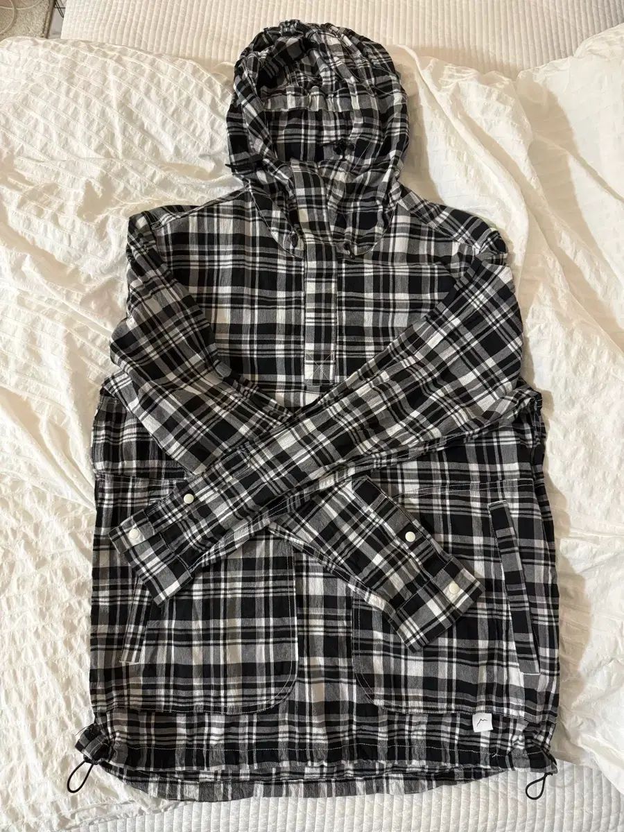 菊花形 販売 皿 輪花 二枚 白磁 染付 四弁花 薄造 明治 大正 訳あり 欠け