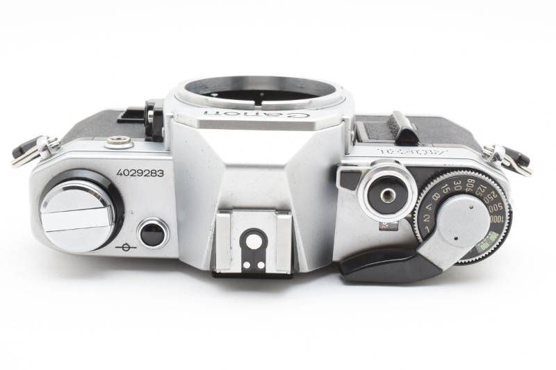 美品 CANON AE-1 シルバー フィルムカメラ モルト新品交換済 M764